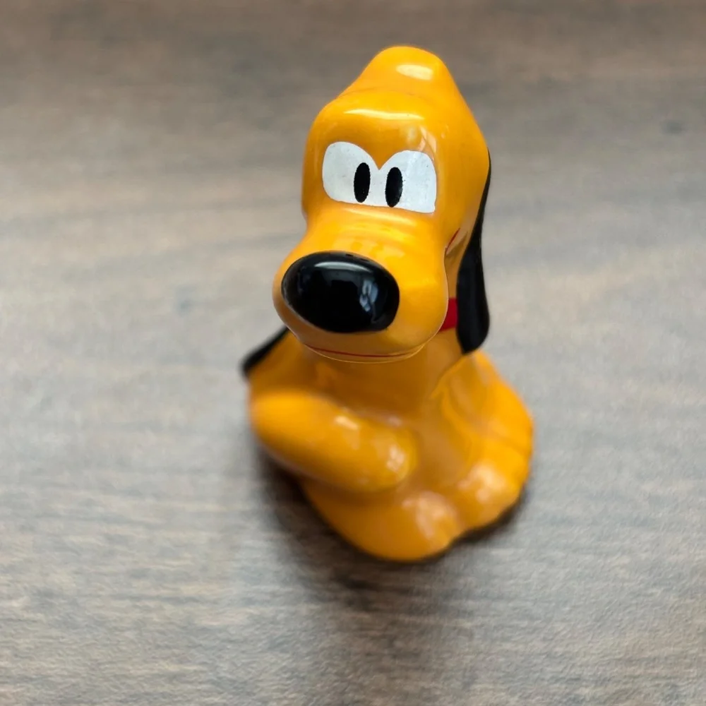 VINTAGE Walt Disney Productions Sitting PLUTO Ceramic Porcelain Figurine 2.25